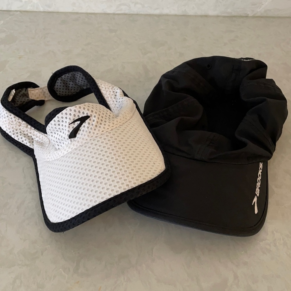 2 Brooks women’s hats for running